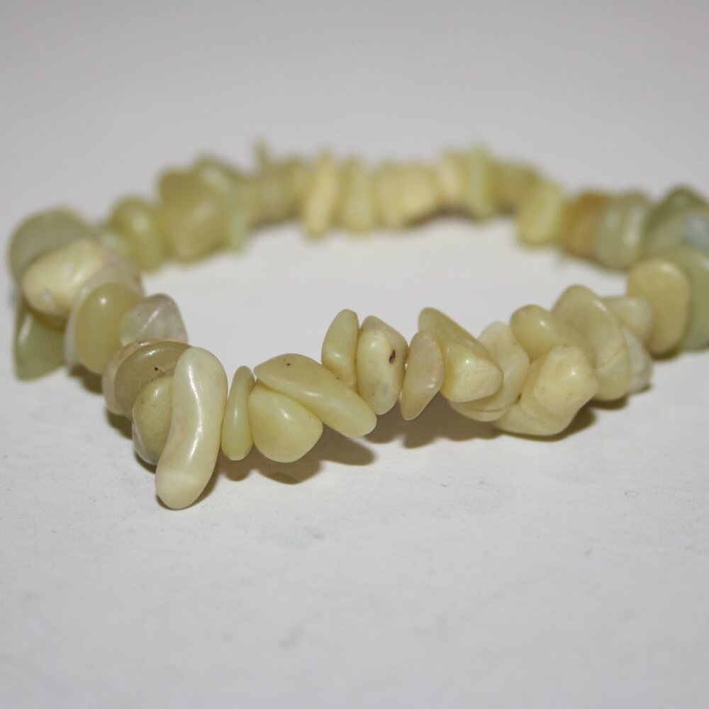NWOT natural green stone bracelet 6"